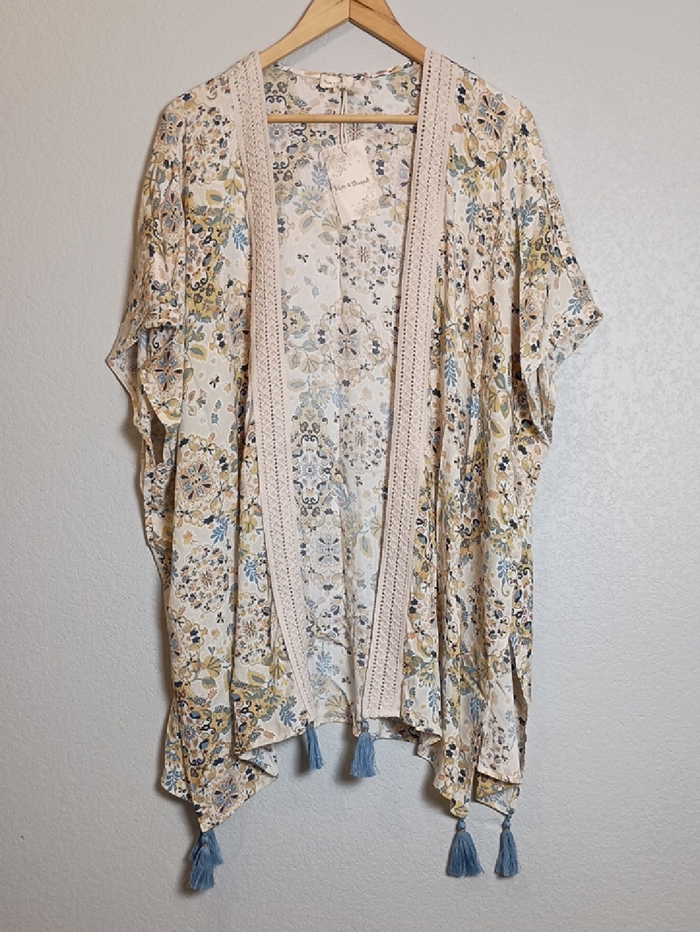 Hem and Thread Women's Cardigan Cover Up Design NWT Size Small/Medium